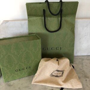 GUCCI Gift Present Set - Textured Green Logo Magnetic Box, Dust Bag & Gi…